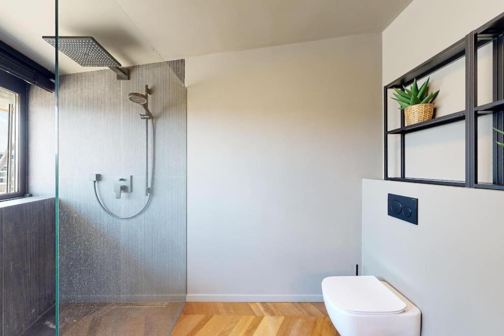 Stylovy Loft S Ohromnou Terasou Appartement Bratislava Buitenkant foto
