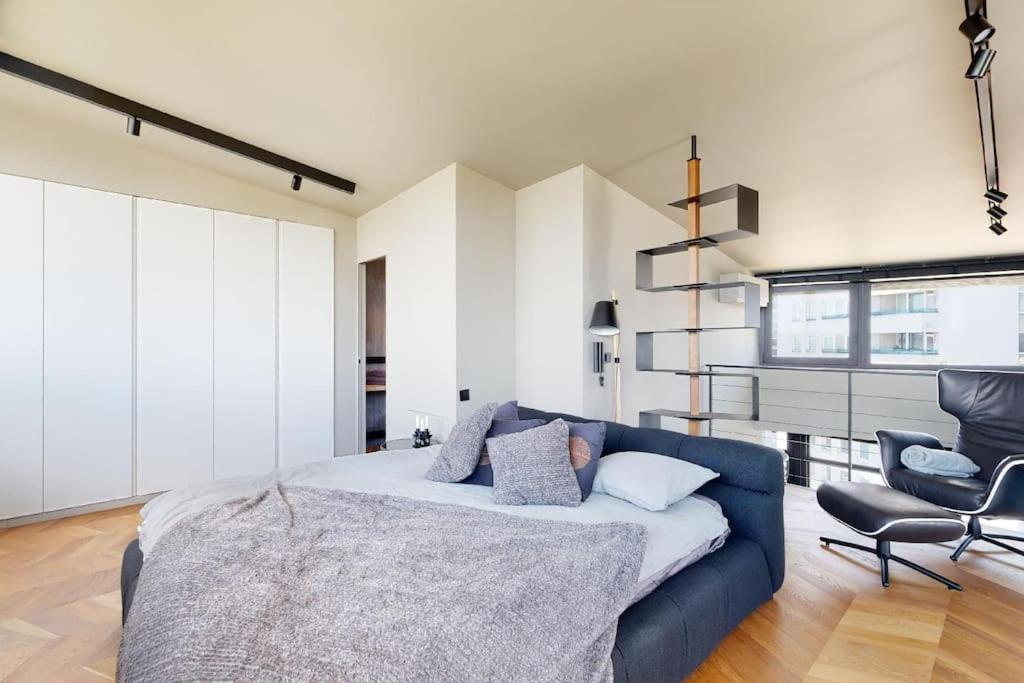 Stylovy Loft S Ohromnou Terasou Appartement Bratislava Buitenkant foto