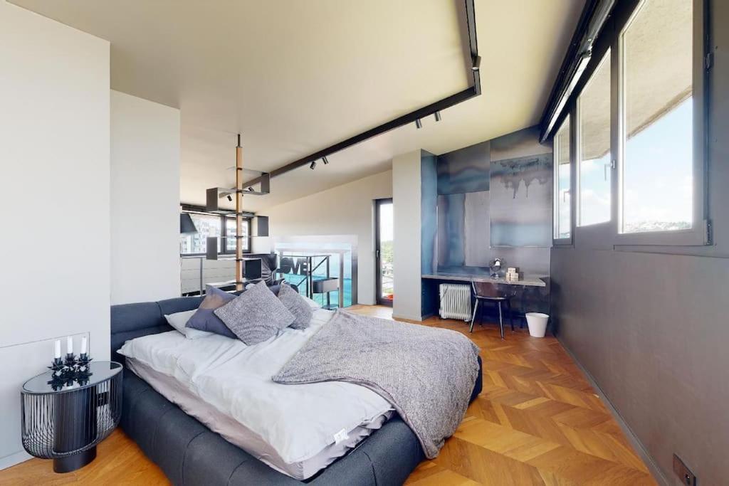 Stylovy Loft S Ohromnou Terasou Appartement Bratislava Buitenkant foto