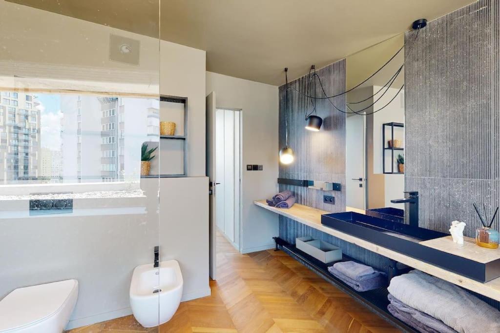 Stylovy Loft S Ohromnou Terasou Appartement Bratislava Buitenkant foto